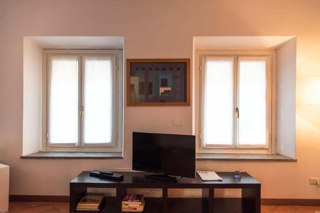 Hidden Retreat - Duomo Apartment มิลาน ภายนอก รูปภาพ