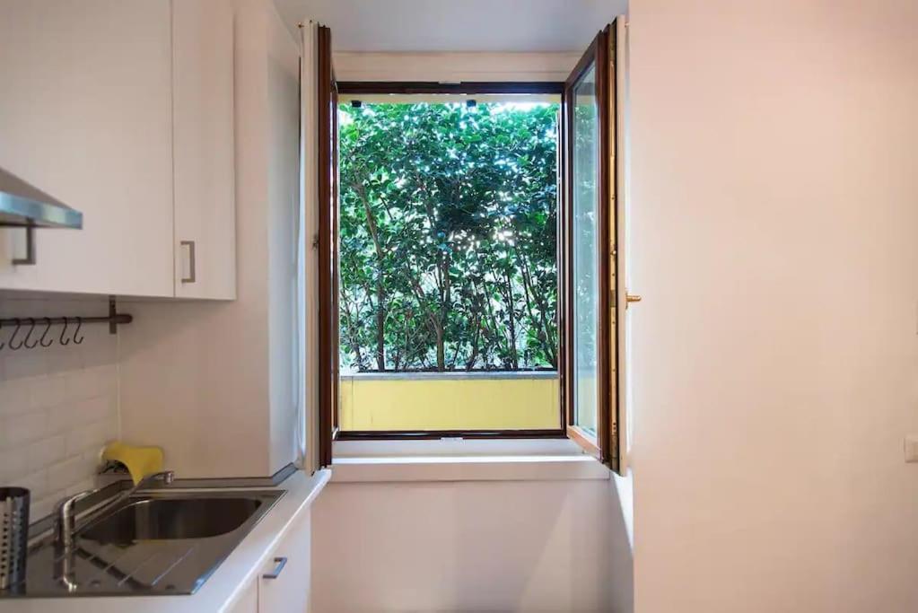 Hidden Retreat - Duomo Apartment มิลาน ภายนอก รูปภาพ