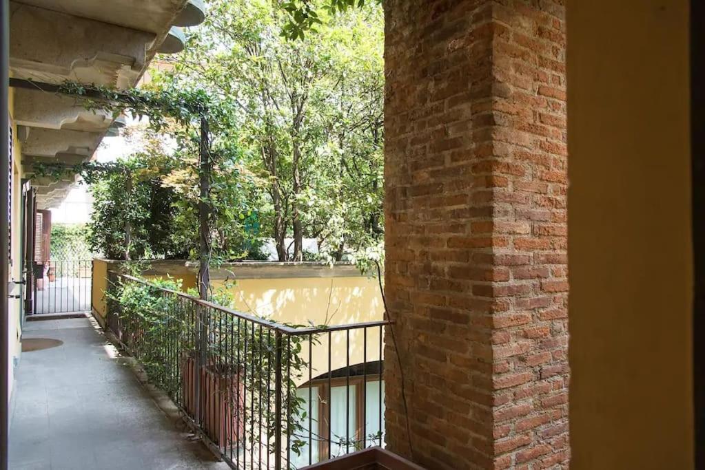 Hidden Retreat - Duomo Apartment มิลาน ภายนอก รูปภาพ