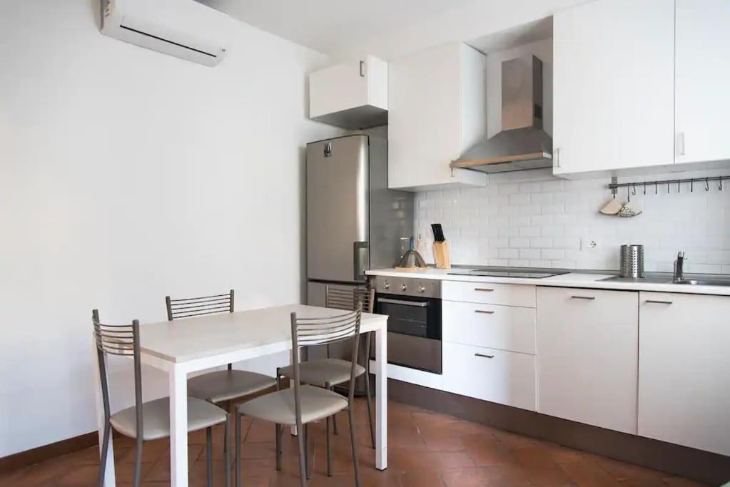 Hidden Retreat - Duomo Apartment มิลาน ภายนอก รูปภาพ